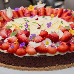Gourmet jordbærtærte til reception, selskab, bryllup og meget mere
